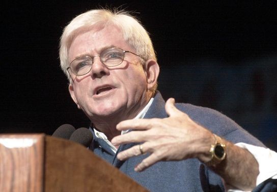 Image for story: Legendary talk show host Phil Donahue dies