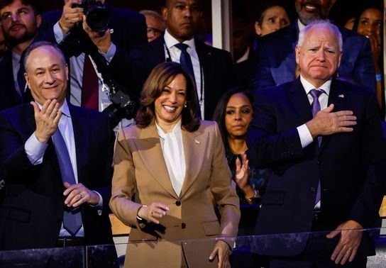 Image for story: Obama to headline second day of Democratic convention as focus turns toward future