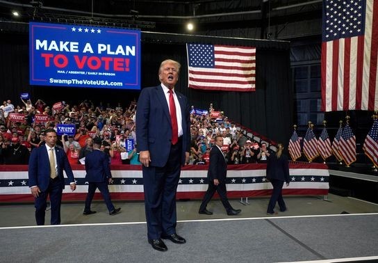 Image for story: Trump gets added Secret Service protection, bulletproof glass for campaign events