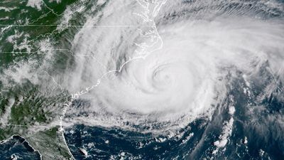 Image for story: NHC downgrades Florence from Category 1 hurricane to tropical storm