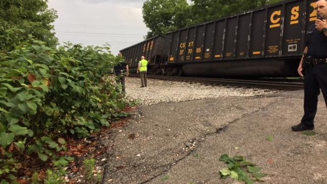 Crews respond to a train derailment Wednesday morning in St. Albans. (WCHS/WVAH)